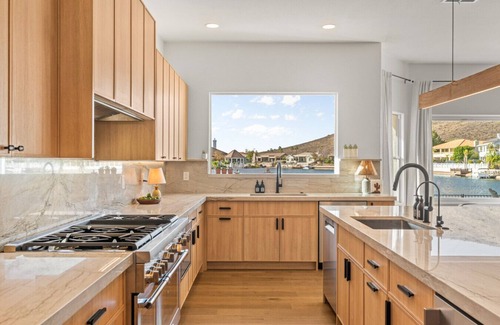 Arrowhead Lakes House | Casa Madera | Lux Getaway w/Boat & Fire Pit