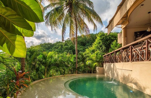 P Chahue Villa | Casa Maka - Stunning Oceanfront Villa
