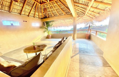 Brisas de Zicatela House | CASA MALOYA alberca y vista del mar