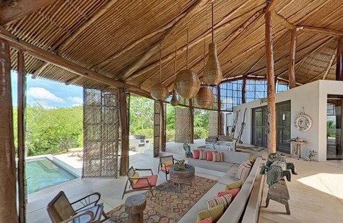 Carazo Villa | Casa Manta Ray, Unique Oceanfront home!