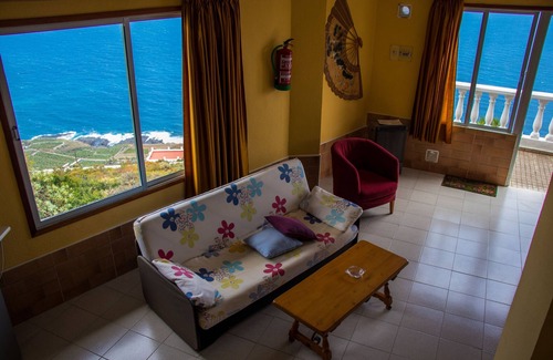 El Tanque Apartment | Casa Mara Two bedroom Apartment with Ocean View