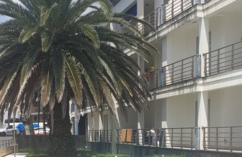 Vila Franca do Campo Cabin | Casa Marina-Sunrise Room: Double bed room with swimming pool and parking.