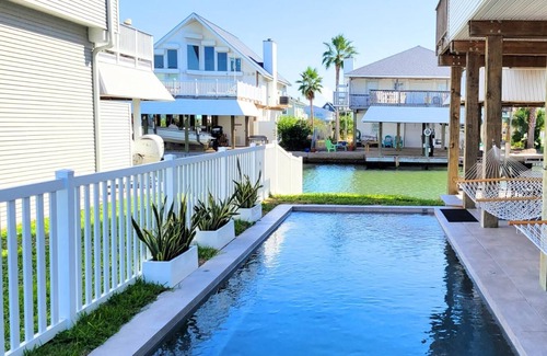 Galveston House | Casa MariMar|Pool|Boat Lift|Golf Cart|Kayak