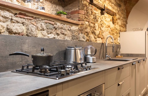Colle di Val d'Elsa Apartment | Casa Masoni: design apartment with Wi-fi and air conditioning.
