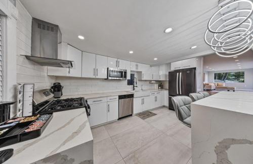 Suffern House | CASA MATTIA - StayShores home
