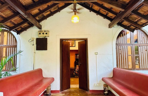 Candolim Villa | Casa Maya: 2-bedroom villa in Candolim with WiFi, AC, 5 minutes walk to beach