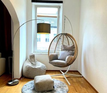 Krefeld Apartment | Casa Mia - Helios Klinik - HBF - Zentrum - Parken - Messe 20 Min