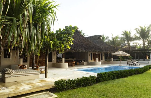 Santa Maria Colotepec House | CASA MICA REINVENTS ITSELF, NOW CASA GOLIANA THE PERFECT HOME FOR YOUR VACATION