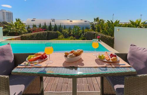 Correeira Villa | Casa Migui Design Villas By ALzira