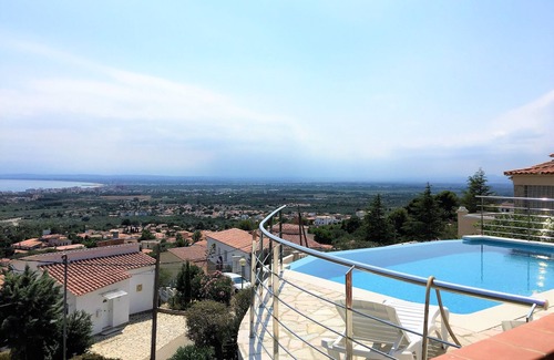 El Mas Fumats Apartment | CASA MIREILLA - Apartment with perfect sea view & private pool