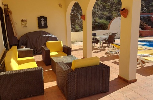 Rio Velez Villa | Casa Monte Roefie Spacious villa with private pool and sea and mountain views