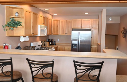 Saddle Ridge House | Casa Moonlight Two - Ski in/Out - Direct to Iron Horse Lift - 2 Bed 2.5 Bath