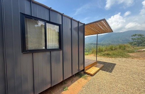 Canton Perez Zeledon Apartment | Casa Morpho, Modern Studio with Unique Waterfall Views
