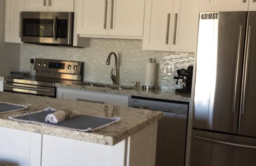 Key Colony Beach House | CASA NAUTICA @ KCB TIKIHUT BIKES KAYAKS PADDLE-BOARDS CABANA CLUB W BEACH & POOL