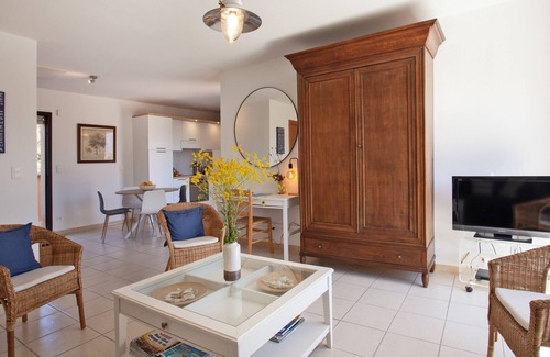 Calvi Apartment | casa notte : appart spacieux, calme, Plage et centre de calvi 15 min à pied