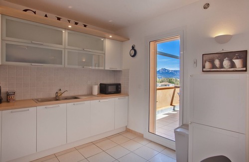 Calvi Apartment | casa notte : appart spacieux, calme, Plage et centre de calvi 15 min à pied