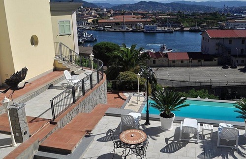 La Spezia House | Casa Nuria A: A modern and graceful studio apartment which faces the sun and the sea, with Free WI-FI.