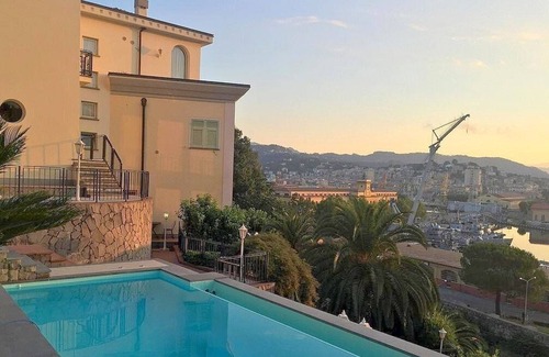 La Spezia House | Casa Nuria C: A modern and graceful studio apartment which faces the sun and the sea, with Free WI-FI.