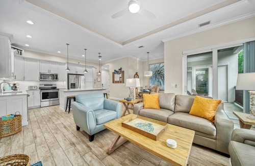 Siesta Key Village House | Casa Ohana | Pet Friendly, Ping Pong Table, Private Heated Pool, Steps to Beach!