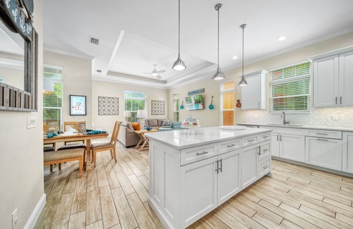 Siesta Key Village House | Casa Ohana | Pet Friendly, Ping Pong Table, Private Heated Pool, Steps to Beach!
