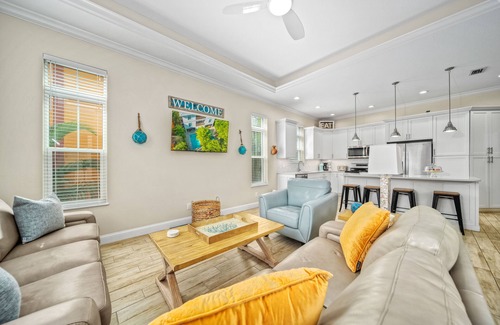 Siesta Key Village House | Casa Ohana | Pet Friendly, Ping Pong Table, Private Heated Pool, Steps to Beach!