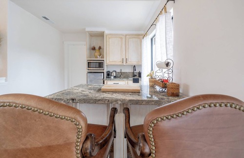 Monterey House | Casa on the Hill
