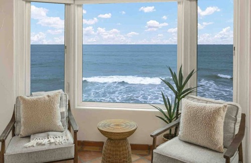 South Oceanside Villa | Casa Pacifica, Beachfront w/Fire Ring in Sand