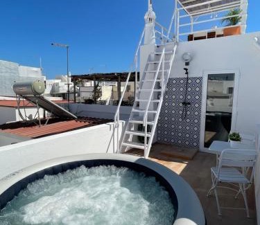 Olhao House | Casa Paixanita - jacuzzi & terrace downtown Olhao