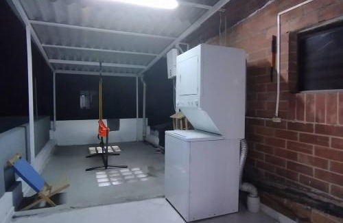 Engativa House | CASA PARA GRUPOS/FAMILIAS/PAREJAS