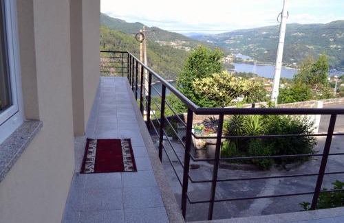 Rio Caldo House | Casa Pereira