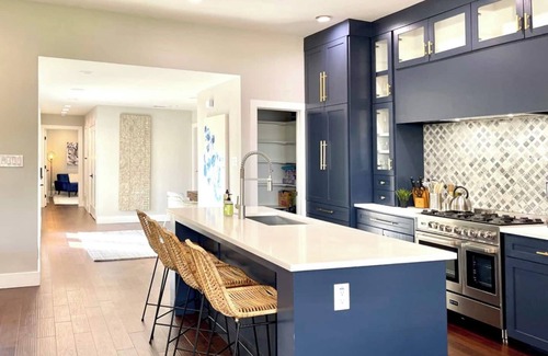 Kessler House | Casa Platino: 4 Bedrms, Pets, big yard, BishopArts