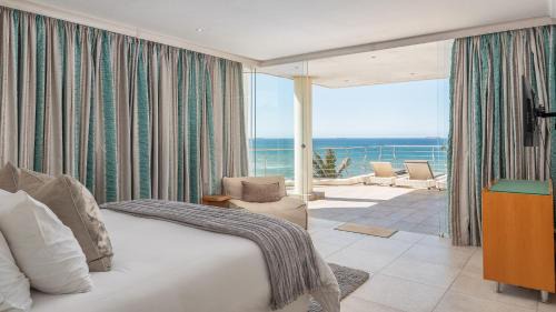 Umhlanga Apartment | Casa Playa No 5 Modern Off Grid Beach Apartment
