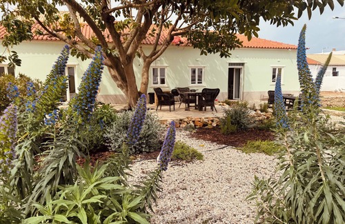 Sagres Villa | Casa Pompilio Sagres Heaven at Worlds End Beach shops restaurants on ur doorstep