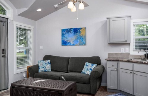 Ventress House | Casa Poquito | Charming Tiny Home at FR