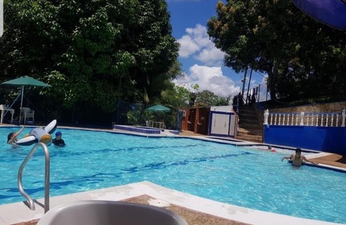 Icononzo House | Casa Quinta Con piscinas Melgar TOLIMA