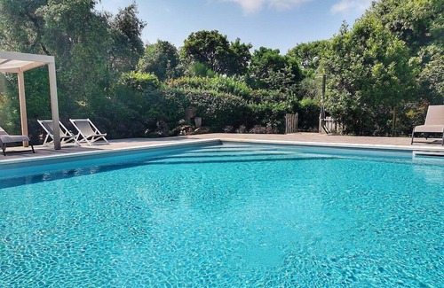 Iano House | Casa Raissa C: A characteristic and welcoming apartment that is part of a villa immersed in a splendid landscape, in a lovely little hamlet, with Free WI-FI.