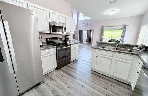 West Haven House | CASA REAL: Private Pool and Spa! Free BBQ Grill.