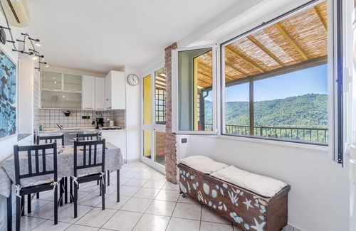 Castiglione Chiavarese Apartment | Casa Relax in Collina