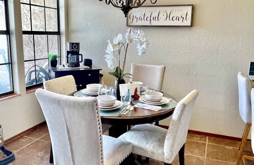 Carlsbad House | Casa Rio Oasis a cosy 3-bedroom condo right on the Pecos River,