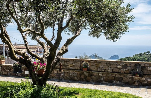 Colli di Fontanelle Villa | Casa Rita Panoramic Villa With Jacuzzi