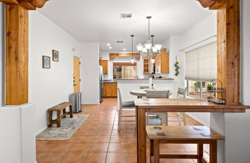 Las Cruces House | Casa Roadrunner is pet friendly & offers a beautiful valley view of Las Cruces.