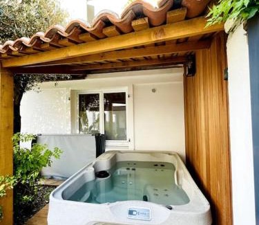 La Rochelle House | Casa Rochelaise - Jacuzzi