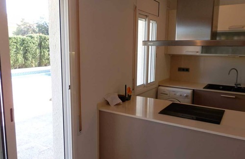Costa Dorada House | CASA ROQUES DORADES,Ideal house for your holidays near the sea, free wifi, OPTIONAL AIR CONDITIONING, private pool, pets allowed, dog’s beach