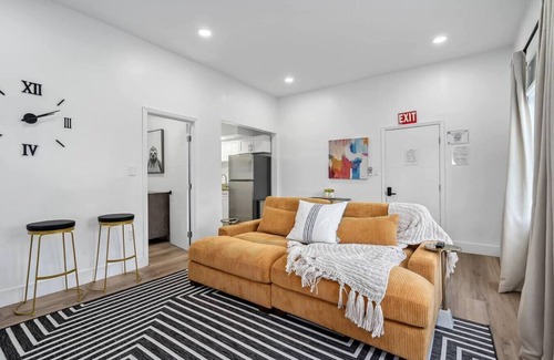 Hollywood South Central Beach Apartment | Casa Roselle 3 Bedrooms Beach access
