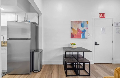 Hollywood South Central Beach Apartment | Casa Roselle 3 Bedrooms Beach access