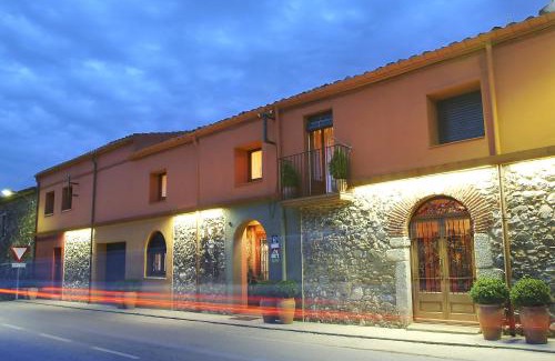 Garriguella House | Casa Rural Can Coll