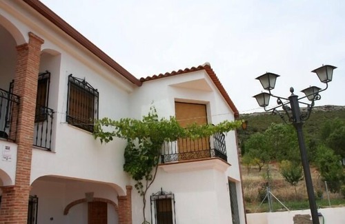 Los Yebenes Cottage | Casa Rural Los Rosales for 8 people