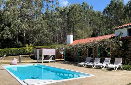 Leira Cottage | Casa Rural Rodeada de Naturaleza. A Medio Camino Ntre A Coruña y Santiago