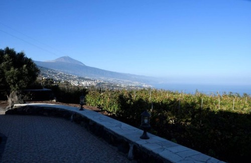 La Matanza de Acentejo House | Casa Saskia with view to Avocado plantation and Atlantic.nHeated Poolarea