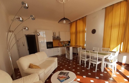 Vietri sul Mare Apartment | Casa Sebastian Maxi - near the beach - for families or groups of friends